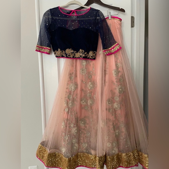 Indian / Pakistani lehenga choli - Picture 2 of 4